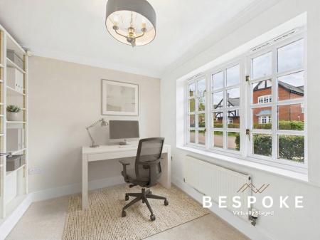 4 bedroom Detached house for sale in Chiltern Close, Weston, CW2