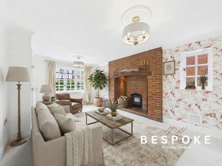 4 bedroom Detached house for sale in Chiltern Close, Weston, CW2