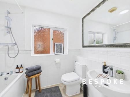 4 bedroom Detached house for sale in Chiltern Close, Weston, CW2