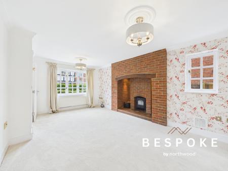 4 bedroom Detached house for sale in Chiltern Close, Weston, CW2