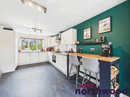 3 bedroom Detached house to let in Ringlet Place, Sandbach, CW11