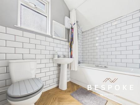 3 bedroom End of terrace house for sale in Crewe Road, Sandbach, CW11