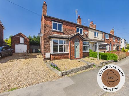 3 bedroom End of terrace house for sale in Crewe Road, Sandbach, CW11