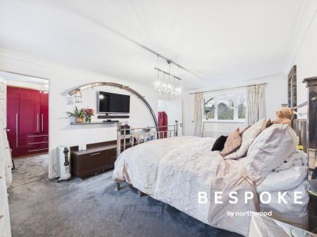 5 bedroom Detached house for sale in Boulton Close, Sandbach, CW11