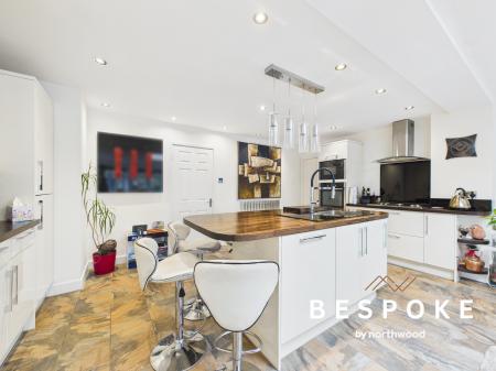 5 bedroom Detached house for sale in Boulton Close, Sandbach, CW11