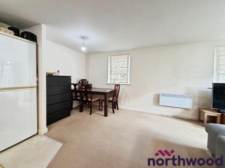 2 bedroom Flat to let in Kings Court, Middlewich, CW10