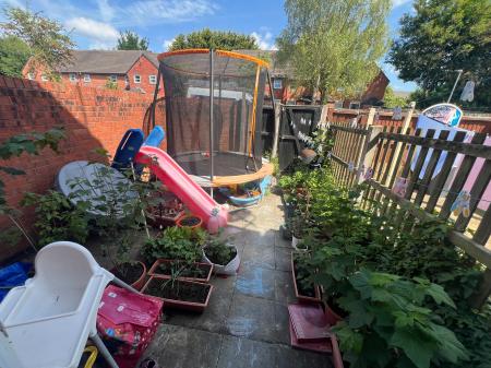 2 bedroom Semi-detached house to let in Fairburn Avenue, Crewe, CW2