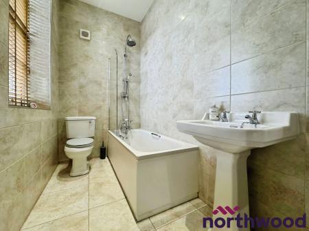 2 bedroom Flat to let in The Hill, Sandbach, CW11