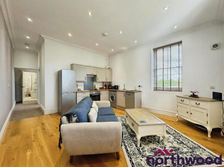 2 bedroom Flat to let in The Hill, Sandbach, CW11