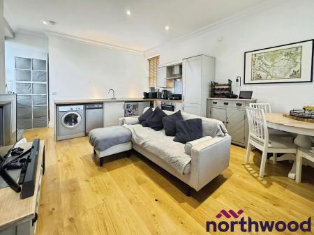 1 bedroom Flat to let in The Hill, Sandbach, CW11