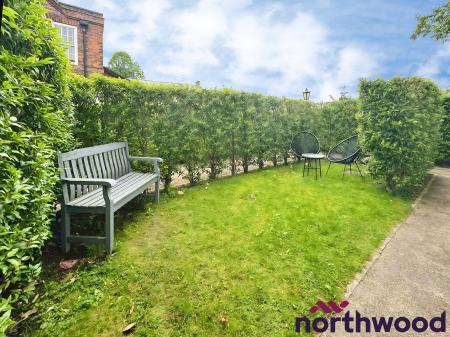 1 bedroom Flat to let in The Hill, Sandbach, CW11