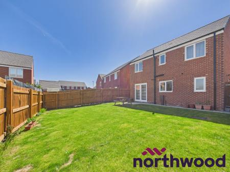 4 bedroom Detached house to let in Buckthorn Road, Sandbach, CW11