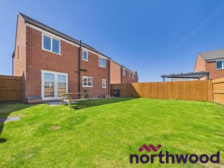 4 bedroom Detached house to let in Buckthorn Road, Sandbach, CW11