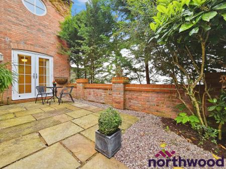 4 bedroom Barn Conversion to let in Warmingham Grange, Warmingham, CW11