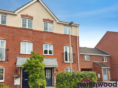 4 bedroom Town house to let in Bateman Close, Crewe, CW1