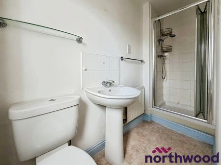 4 bedroom Town house to let in Bateman Close, Crewe, CW1