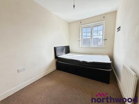 4 bedroom Town house to let in Bateman Close, Crewe, CW1