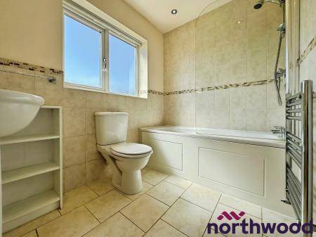2 bedroom Semi-detached house to let in Skeath Close, Sandbach, CW11