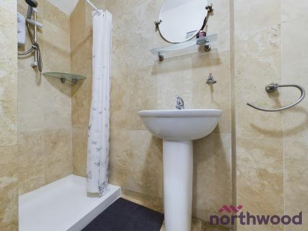 1 bedroom Flat to let in Edleston Road, Crewe, CW2