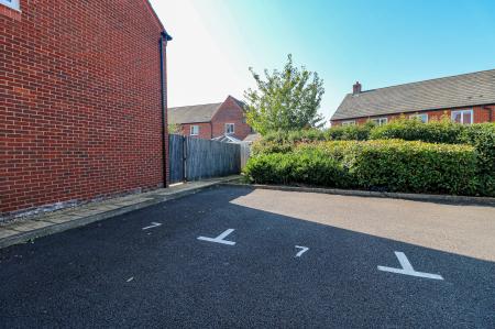 3 bedroom Mews house to let in Hardings Wood Avenue, Sandbach, CW11