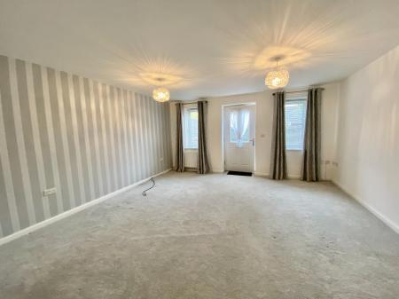 3 bedroom Mews house to let in Hardings Wood Avenue, Sandbach, CW11