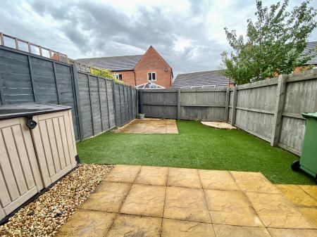 3 bedroom Mews house to let in Hardings Wood Avenue, Sandbach, CW11