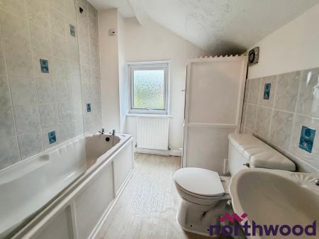 2 bedroom Terraced House to let in Newfield Street, Sandbach, CW11