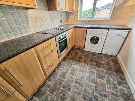 1 bedroom Flat to let in Ravenscroft, Holmes Chapel, CW4