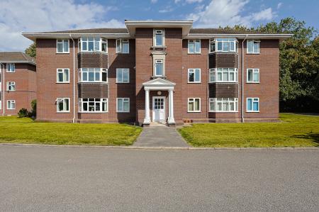 1 bedroom Flat to let in Ravenscroft, Holmes Chapel, CW4