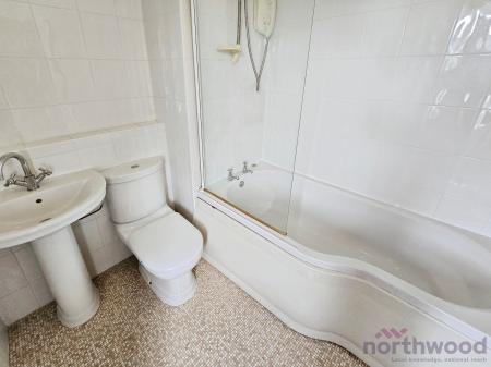 1 bedroom Flat to let in Ravenscroft, Holmes Chapel, CW4