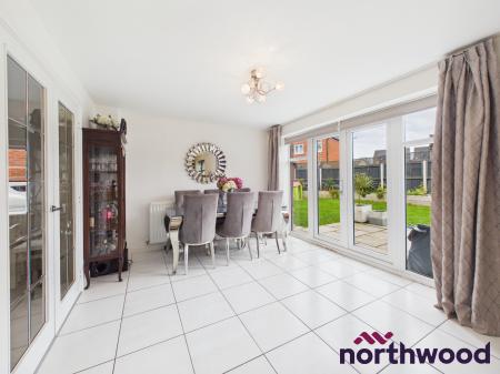 4 bedroom Detached house to let in Barnton Way, Sandbach, CW11