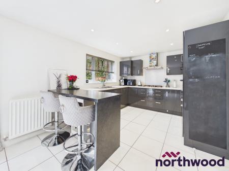 4 bedroom Detached house to let in Barnton Way, Sandbach, CW11
