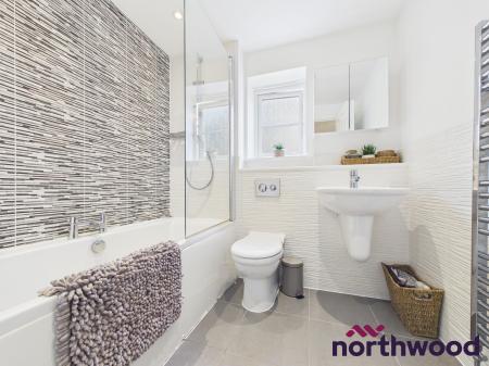 4 bedroom Detached house to let in Barnton Way, Sandbach, CW11
