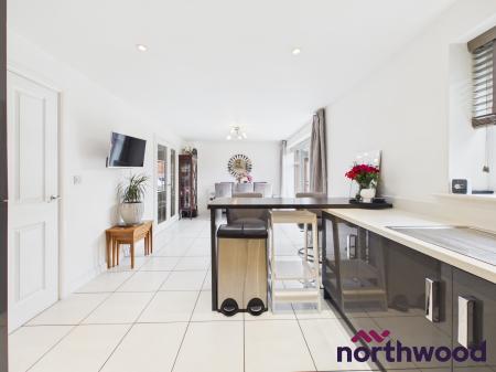 4 bedroom Detached house to let in Barnton Way, Sandbach, CW11