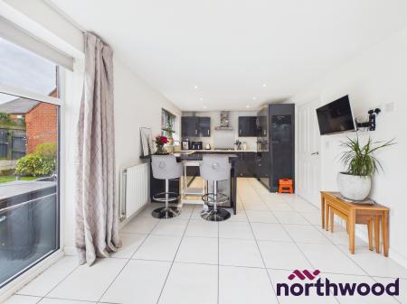 4 bedroom Detached house to let in Barnton Way, Sandbach, CW11