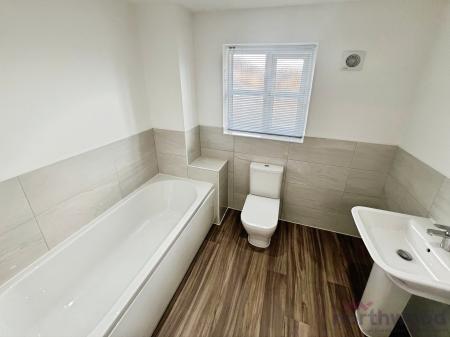 4 bedroom Detached house to let in Ramblers Way, Sandbach, CW11