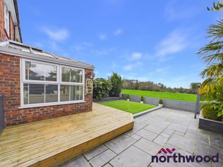 3 bedroom Semi-detached house to let in Park Lane, Sandbach, CW11