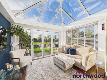 3 bedroom Semi-detached house to let in Park Lane, Sandbach, CW11
