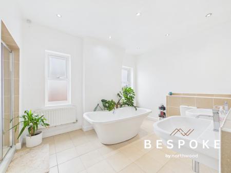 4 bedroom End of terrace house for sale in Marsh Green Road, Sandbach, CW11