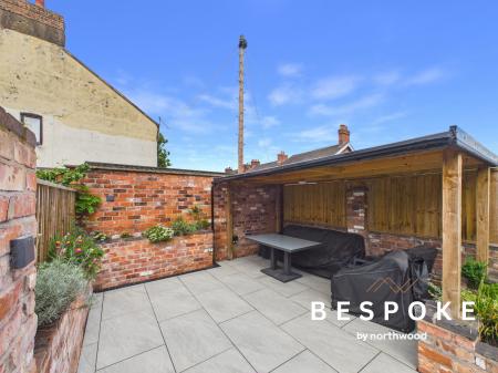 4 bedroom End of terrace house for sale in Marsh Green Road, Sandbach, CW11