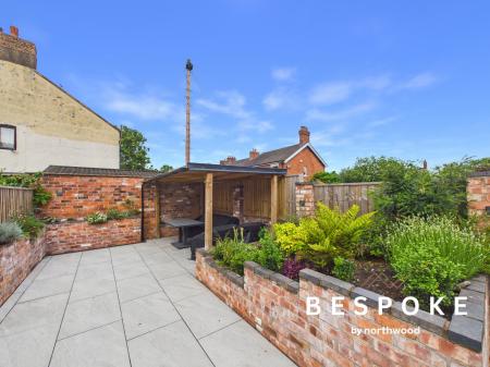 4 bedroom End of terrace house for sale in Marsh Green Road, Sandbach, CW11
