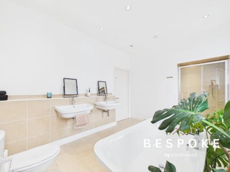 4 bedroom End of terrace house for sale in Marsh Green Road, Sandbach, CW11