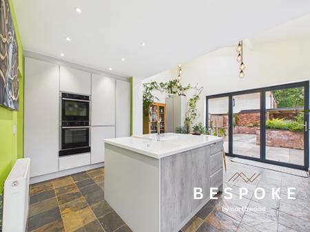 4 bedroom End of terrace house for sale in Marsh Green Road, Sandbach, CW11