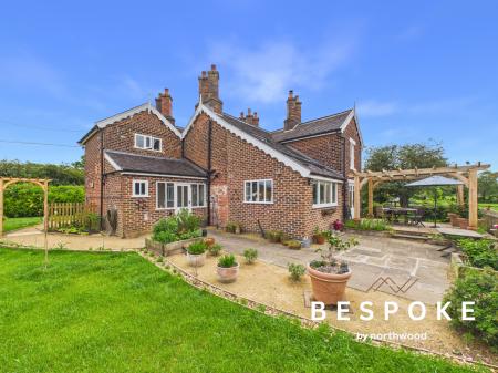 4 bedroom Detached house for sale in Holmes Chapel Road, Somerford, Congleton, CW12