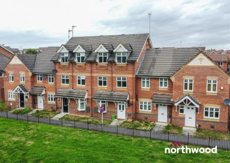4 bedroom Town house to let in Redwood Drive, Crewe, CW1
