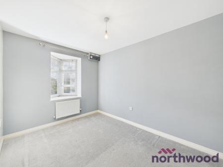 4 bedroom Town house to let in Redwood Drive, Crewe, CW1