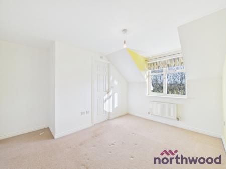 4 bedroom Town house to let in Redwood Drive, Crewe, CW1