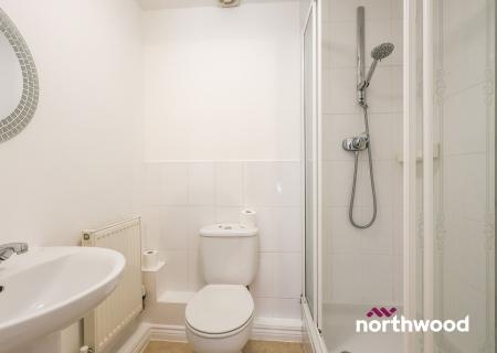 4 bedroom Town house to let in Redwood Drive, Crewe, CW1