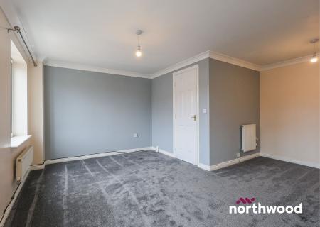 4 bedroom Town house to let in Redwood Drive, Crewe, CW1