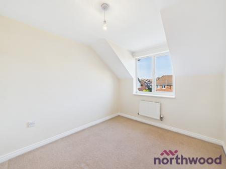 4 bedroom Town house to let in Redwood Drive, Crewe, CW1
